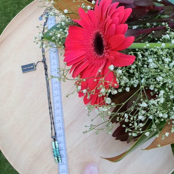 Black and Green Pendant Necklace - Picture 5 of 5